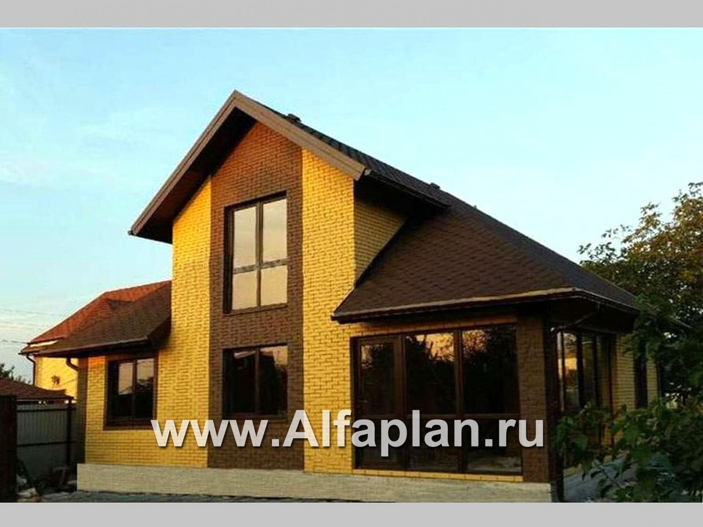 «Замечательный сосед» - проект дома с мансардой, с остекленной террасой - дизайн дома №2